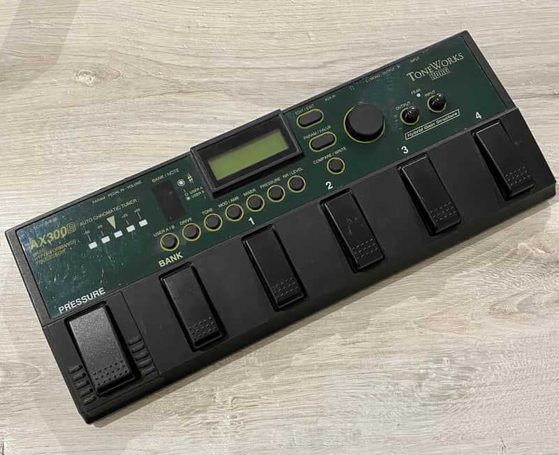 Korg Toneworks AX300b 1990s multi effect pedalboard bass effect