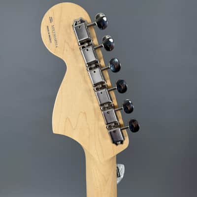 Fender Tom Delonge Stratocaster RW Daphne Blue 2,9 kg inkl. Gigbag image 6