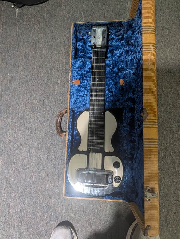 Rickenbacker Model B panda 1940-1950s - Black and White image 1