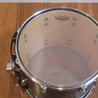 Pearl Session Series 14" (Green Lacquer) Finish Tom. image 6