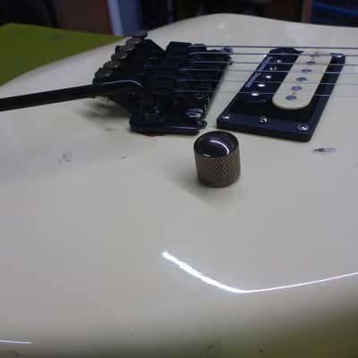 Kramer Player Grade Baretta I : Leveled ,Crowned & Dressed Frets 1985 - white image 4