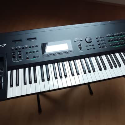 YAMAHA-SY77 AWM + (A)FM Synthesizer successor of DX7 1989 great 80s sounds