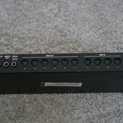 MOTU (Mark of the Unicorn) MIDI Express 1993 - MIDI Interface/Patchbay, 4x6 (4 In / 6 Out), SMPTE image 4