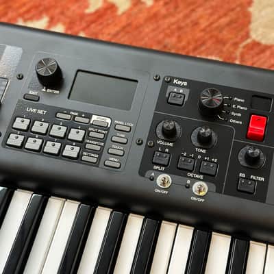 YAMAHA YC61 61-Key Synthesizer/Stage Keyboard image 5