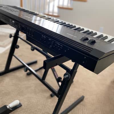 Yamaha S08 88-key synthesizer image 2