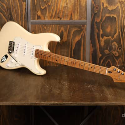 Fender Limited Edition Player II Stratocaster Roasted Maple Olympic White image 9