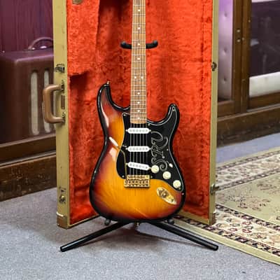 1992 Fender Stevie Ray Vaughan Stratocaster with Pau Ferro Fretboard - 3-Color Sunburst image 1