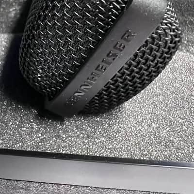 Sennheiser MD 421 II Cardioid Dynamic Microphone - Black w Case