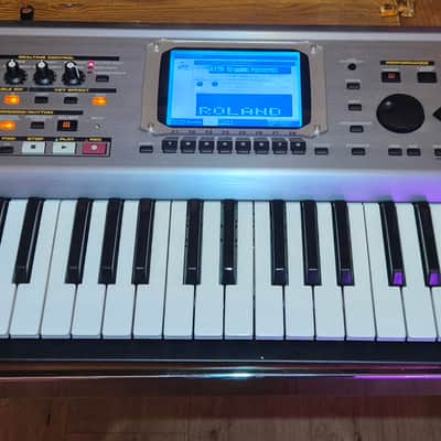 Roland Fantom-S 61-Key Workstation Keyboard 2003 - 2004 - Silver