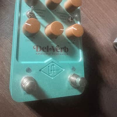 Universal Audio Del-Verb Ambience Companion 2023 - Present - Seafoam Green image 2