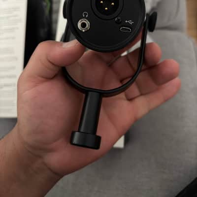 Brand new Shure MV7 Dynamic USB Podcast Microphone 2020 - Present - Silver image 2