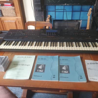 Roland G-800 Arranger Keyboard Workstation, all manuals and extra style disks - price drop image 1