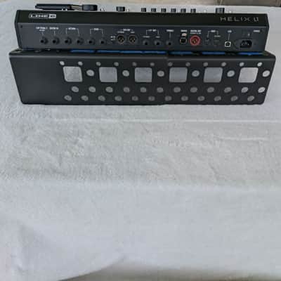 Line 6 Helix LT 2017 - Present - Black /// With $200 Holey Board Base image 4
