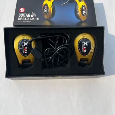Xvive U2 Wireless Guitar System 2010s - Gold image 3