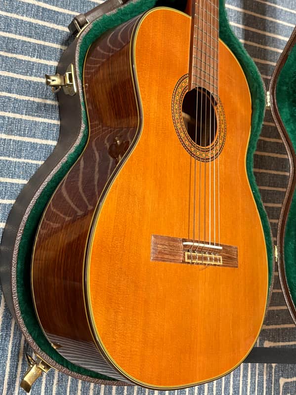 Takamine C132S Classical Series Nylon String Acoustic Guitar