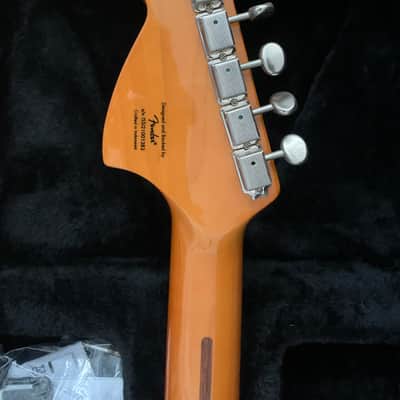 Squier Classic Vibe '70s Stratocaster HSS Black Maple Fretboard WITH Gator GC-ELECTRIC-A Double-cutaway Electric Guitar Case image 7