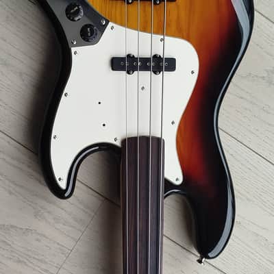 Fender USA 1982 Jazz Bass / Precision Fretless neck - Sunburst image 2