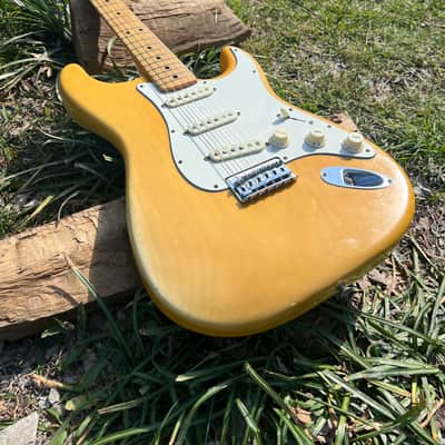 Vintage Featherweight Blonde Fender Stratocaster 1972-1975 7.2lbs image 4