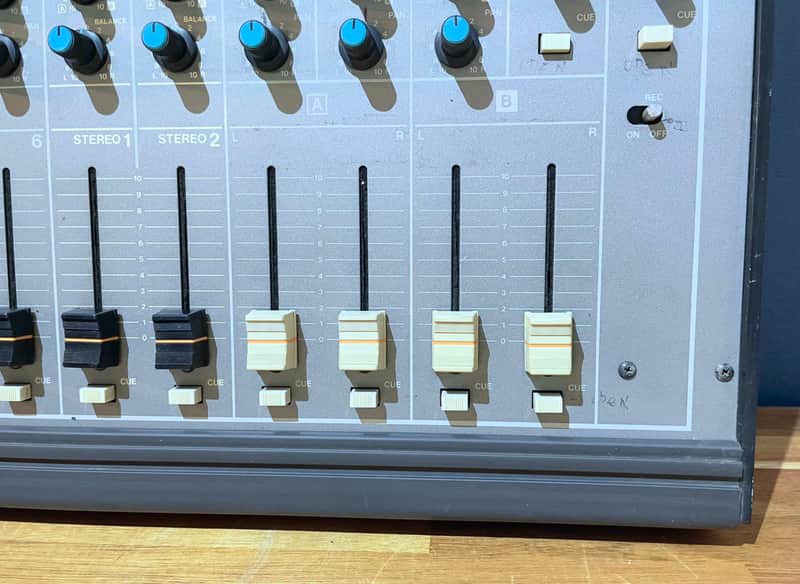 Extremely Rare!] Roland RM-84 Great Sound Vintage Analog Mixer