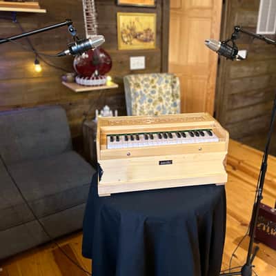 Aarohi S39 Harmonium image 1