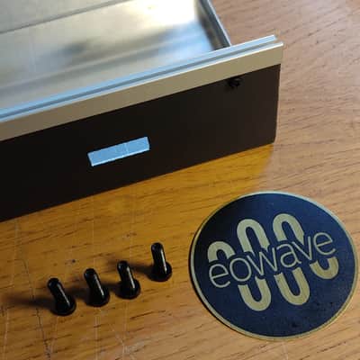 Boîtier Eurorack EOWAVE (104HP) monté avec 2 rails gris + 4 Vis (M5x20) 2022 noir image 2