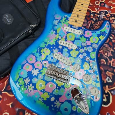 *NEW IN BOX* 2025 Fender Japan Limited Edition Stratocaster Blue Flower - low tariffs image 2