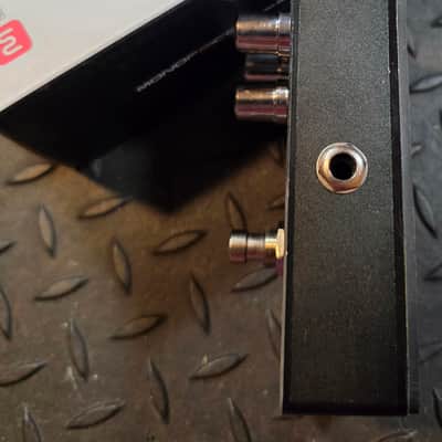 Monoprice Distortion Pedal Pro Audio Series 611613 Black image 3