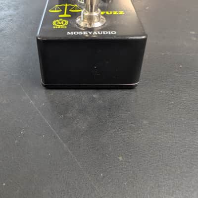 Mosky Big Fuzz Distortion Guitar Effect Pedal One Toggle Volume Tone Sustain image 3