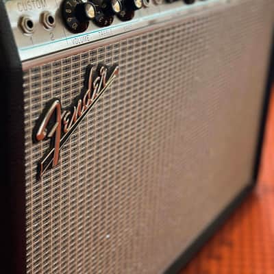 Fender '68 Custom Deluxe Reverb 2-Channel 22-Watt 1x12" Guitar Combo 2013 - Present - Black image 2