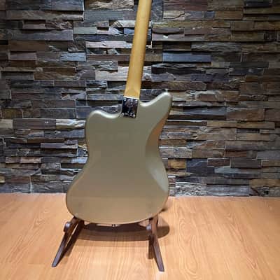 Fender Jazzmaster (MIM) – Serial Number: MX23014556 2023 - Solid alder with metallic gold finish image 7