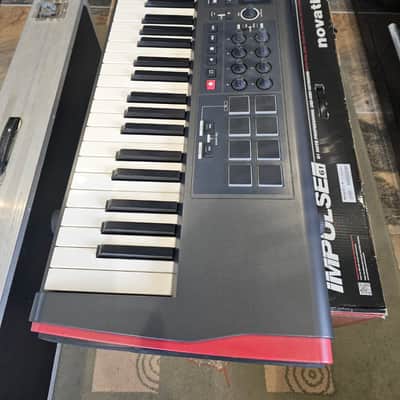 Novation Novation Impulse 61 USB MIDI Controller Keyboard Mid 2012 - Black image 13