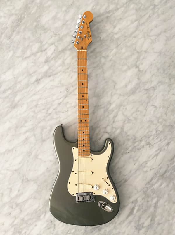 Vintage 1989 Fender Deluxe American Standard Stratocaster image 1