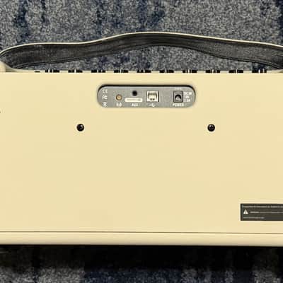Positive Grid Spark 40 40-Watt 2x4" Modeling Guitar Combo 2021 - Pearl White image 3