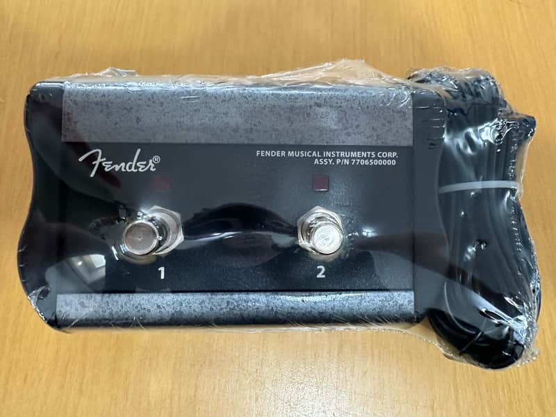 Fender 2-Button Footswitch with 1/4" Jack for Acoustic Pro/SFX 2010s - Grey image 1