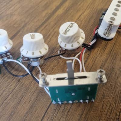 3x Stratocaster Strat Single Coil Pickups Prewired with Pots + Switch image 3