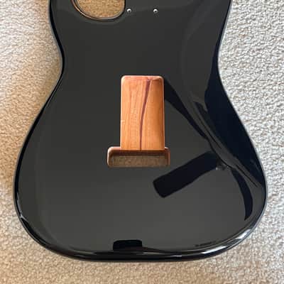 Fender 099-8003-706 Classic Series '60s Stratocaster Body - Black image 3