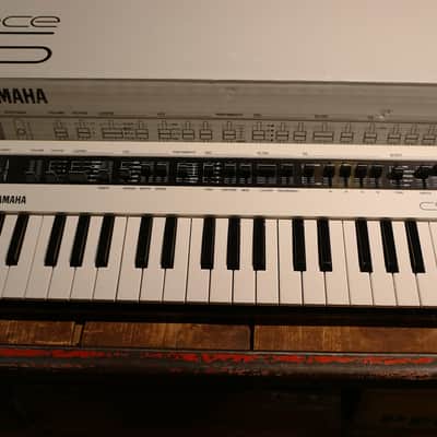 Yamaha Reface CS Mini Mobile Keyboard 2015 - Present - White image 2