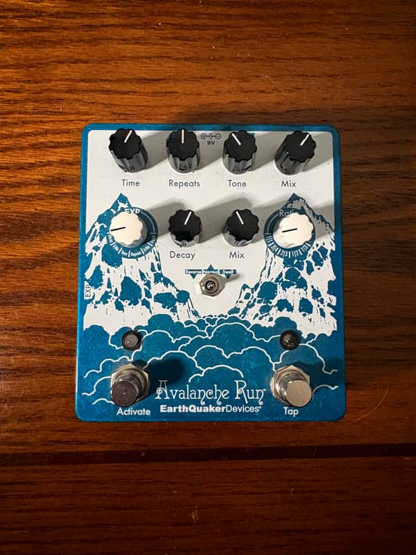 EarthQuaker Devices Avalanche Run Stereo Reverb & Delay with Tap Tempo V2