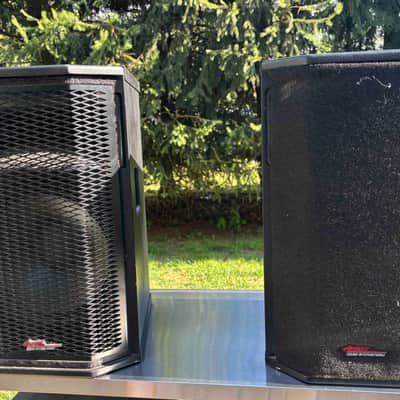 JBL SRX 715 GREAT CONDITION W/ Padded Covers and 3 way cables