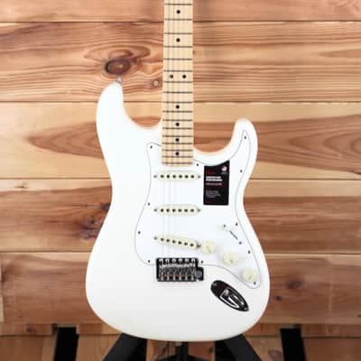 Fender Limited Edition American Performer Stratocaster with Maple Fretboard - Olympic White