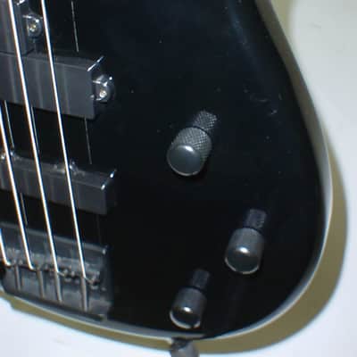 Peavey Millennium 4 Standard 4-String Electric Bass Guitar image 3