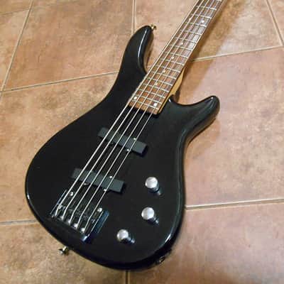 New York Pro 5 String Bass Guitar. Black. image 2