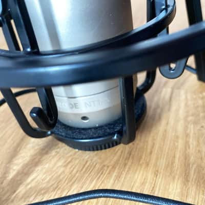 RØDE NT1-A Large-Diaphragm Condenser Microphone with Shock Mount & Pop Filter – Excellent Condition image 6