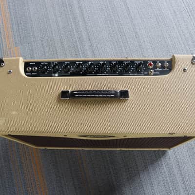 Peavey Classic 50 2x12" 50W Tube Guitar Combo Amp image 6