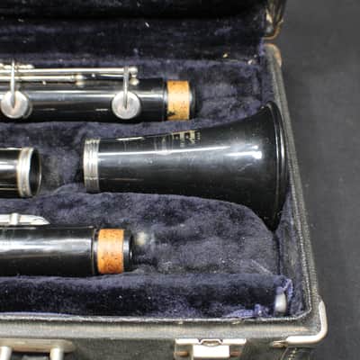 A  U.S.A. Selmer-Bundy Bb Clarinet in it's Original Case & Ready to Play   # 6 C image 2