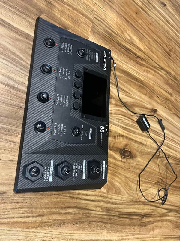 Zoom B6 2021 - Present - Black