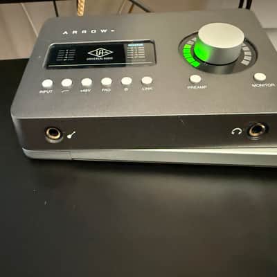 Universal Audio Arrow 2x4 Thunderbolt 3 Interface with Solo DSP Processor 2010s - Gray image 3