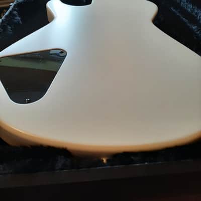 Knaggs Kenai J - P2 2019 Creme image 11
