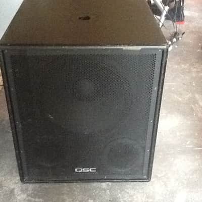 QSC HPR 151i Powered Subs (pair). (Reduced) image 3