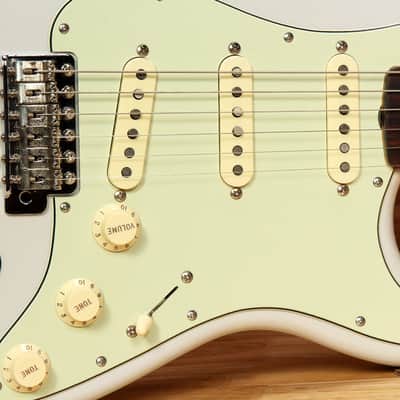FENDER RARE LILAC! Classic Series 60s Stratocaster 2015 Ltd Ed Strat + Bag 71763 image 9